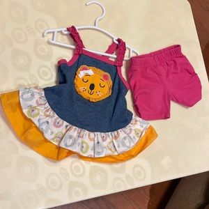 Ric rac & ruffles Hear me Roar outfit shirt & shorts 12 months